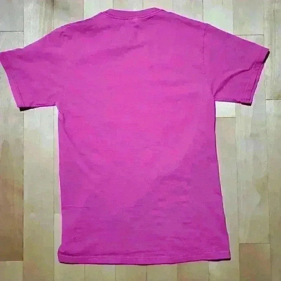 90s mall goth Avril  Lavigne inspired fuchsia pink punk skull graphic t-shirt - Picture 6 of 16